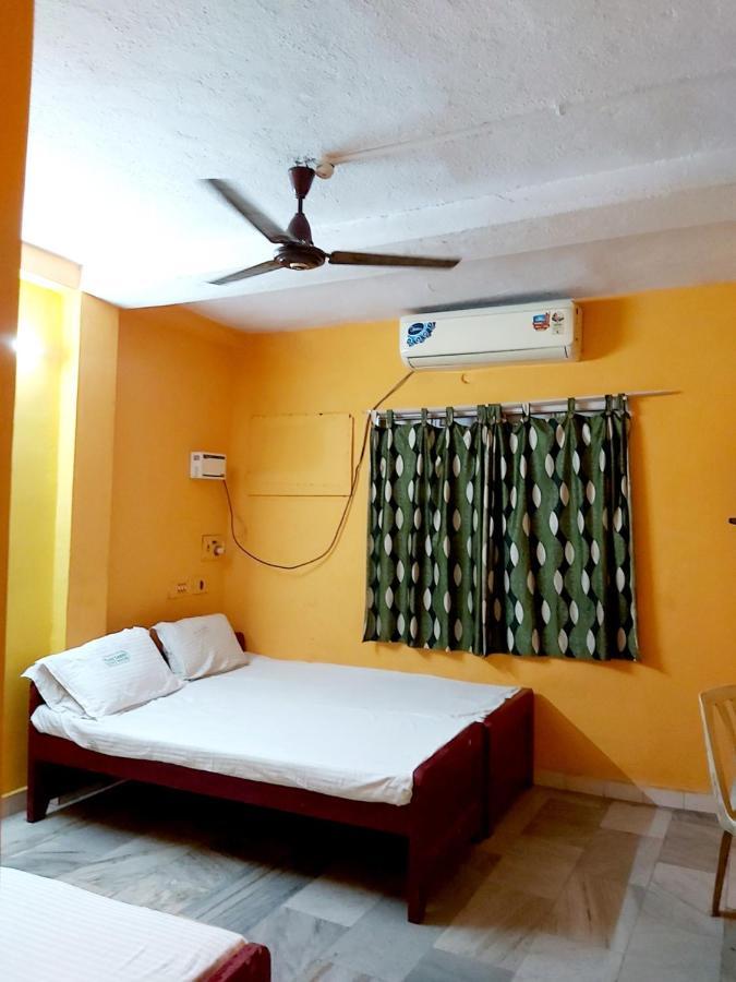 Raamlaxmi guest house Madras Buitenkant foto