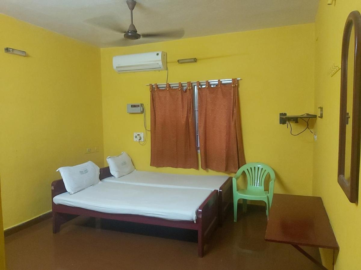 Raamlaxmi guest house Madras Buitenkant foto